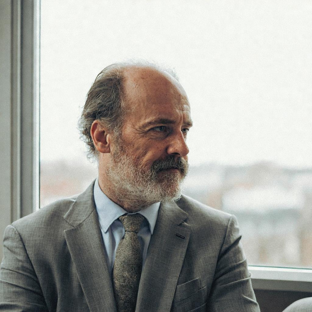 What is the pin on mark levin’s right lapel?